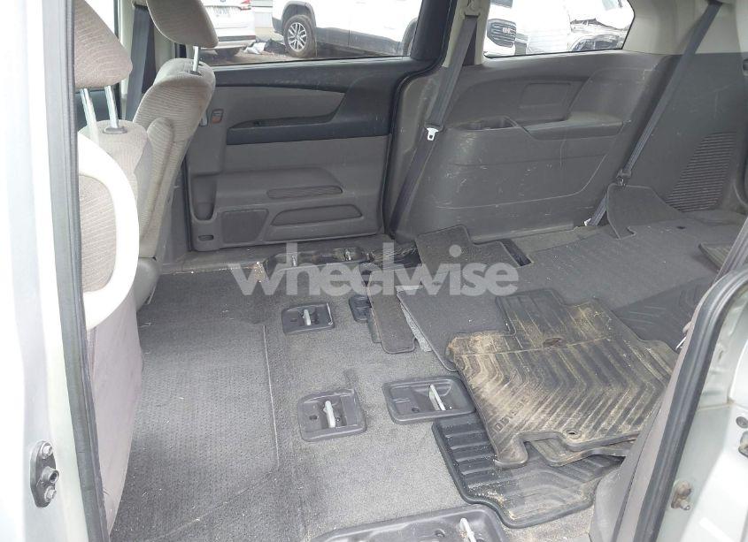 Photo 8 of 2011 Honda Odyssey LX (VIN 5FNRL5H25BB040287)