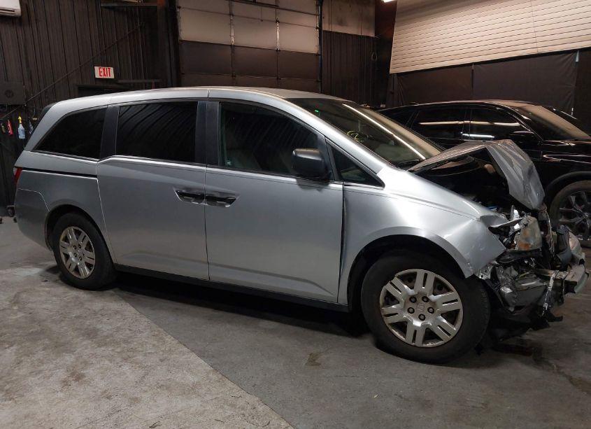 2011 Honda Odyssey LX (VIN 5FNRL5H25BB069644) main photo