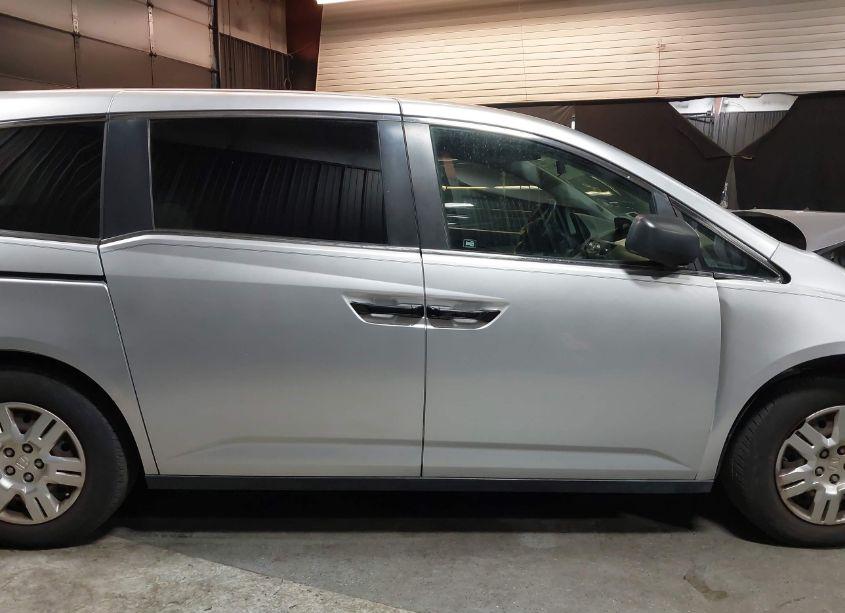 Photo 14 of 2011 Honda Odyssey LX (VIN 5FNRL5H25BB069644)