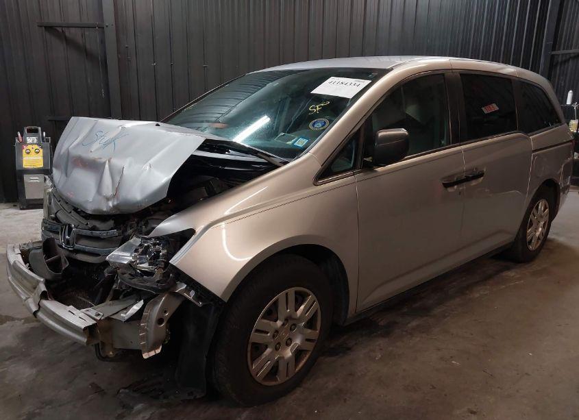 Photo 2 of 2011 Honda Odyssey LX (VIN 5FNRL5H25BB069644)