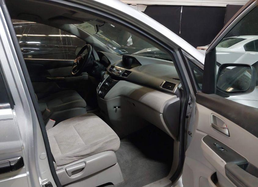 Photo 5 of 2011 Honda Odyssey LX (VIN 5FNRL5H25BB069644)