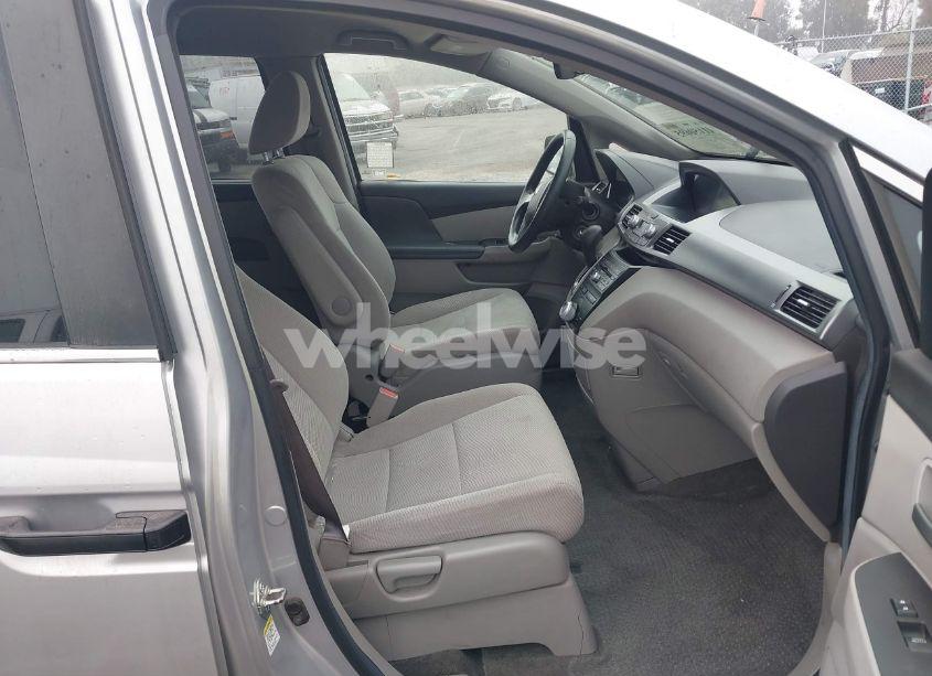 Photo 5 of 2012 Honda Odyssey LX (VIN 5FNRL5H25CB027587)