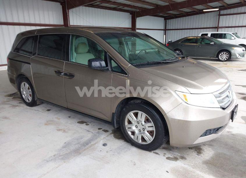 2012 Honda Odyssey LX (VIN 5FNRL5H25CB132727) main photo