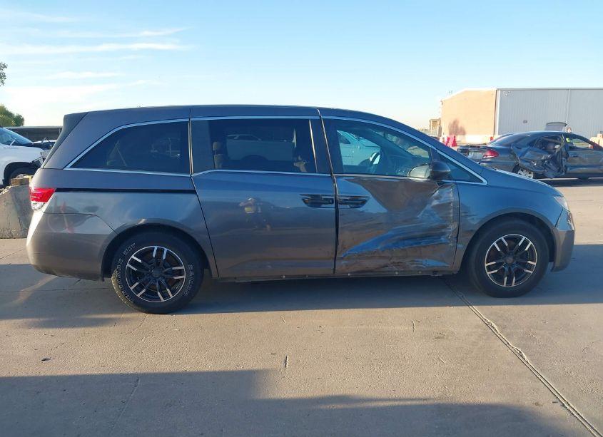 Photo 13 of 2014 Honda Odyssey LX (VIN 5FNRL5H25EB053335)