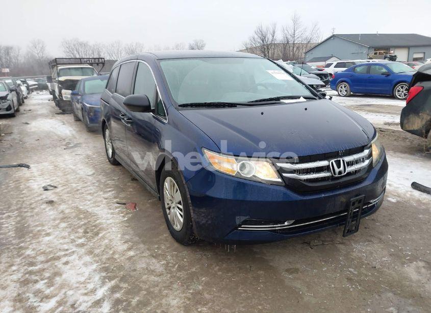 2015 Honda Odyssey LX (VIN 5FNRL5H25FB112367) main photo