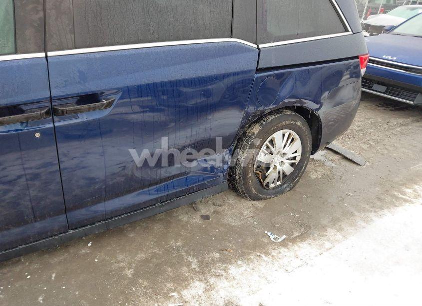 Photo 6 of 2015 Honda Odyssey LX (VIN 5FNRL5H25FB112367)