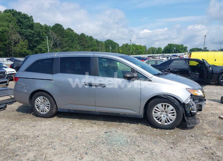 Photo 14 of 2016 Honda Odyssey LX (VIN 5FNRL5H25GB105727)