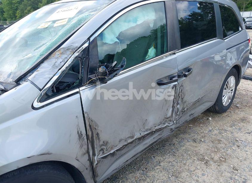 Photo 18 of 2016 Honda Odyssey LX (VIN 5FNRL5H25GB105727)