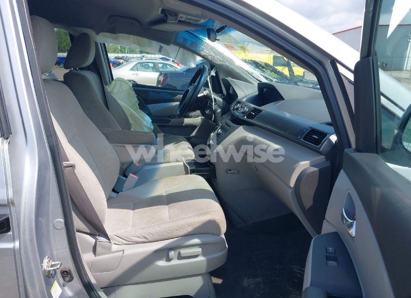 Photo 5 of 2016 Honda Odyssey LX (VIN 5FNRL5H25GB105727)