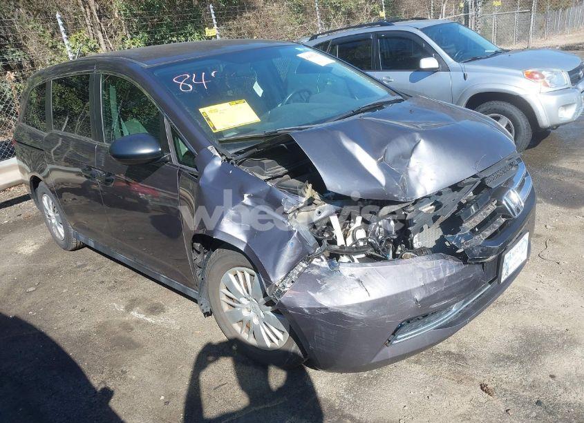 2015 Honda Odyssey LX (VIN 5FNRL5H26FB020863) main photo