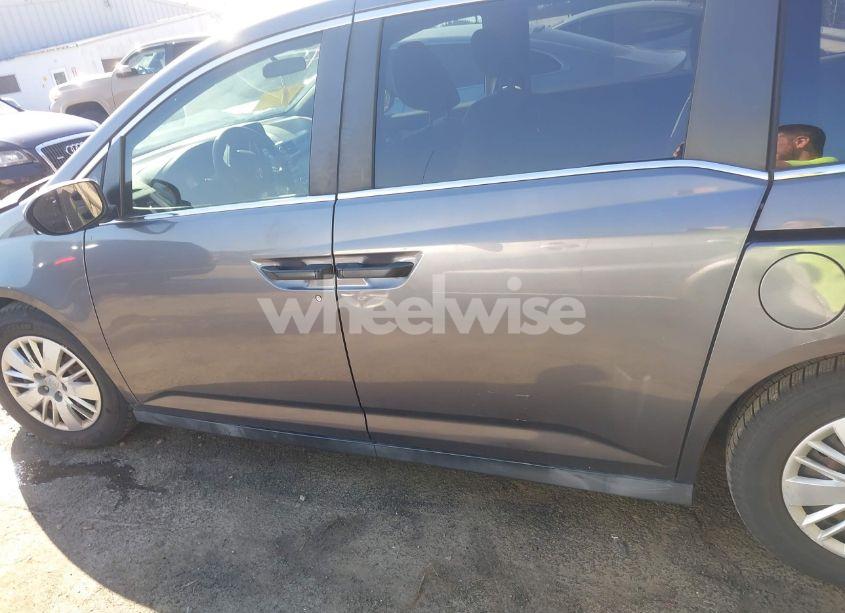 Photo 14 of 2015 Honda Odyssey LX (VIN 5FNRL5H26FB020863)