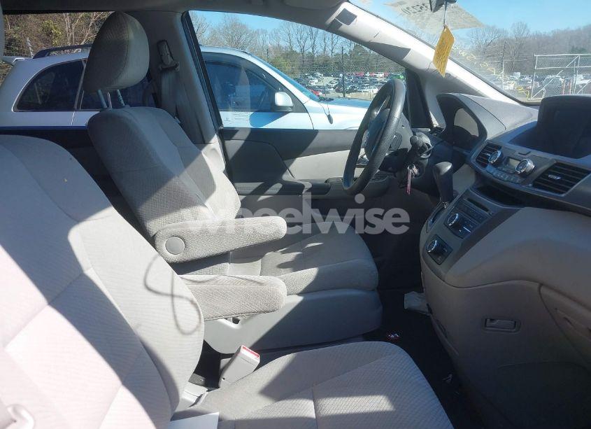 Photo 5 of 2015 Honda Odyssey LX (VIN 5FNRL5H26FB020863)