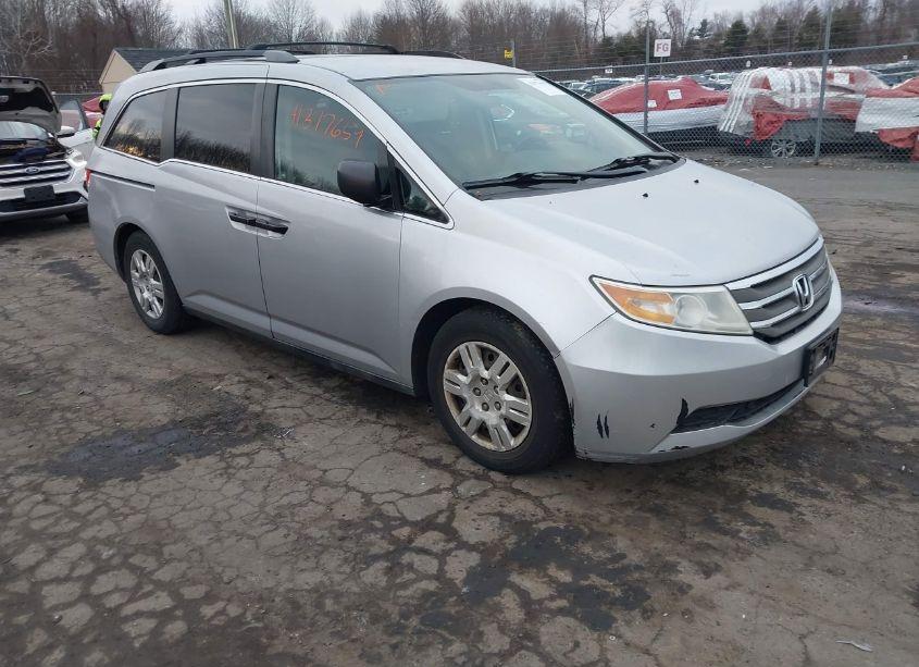 2011 Honda Odyssey LX (VIN 5FNRL5H27BB076790) main photo