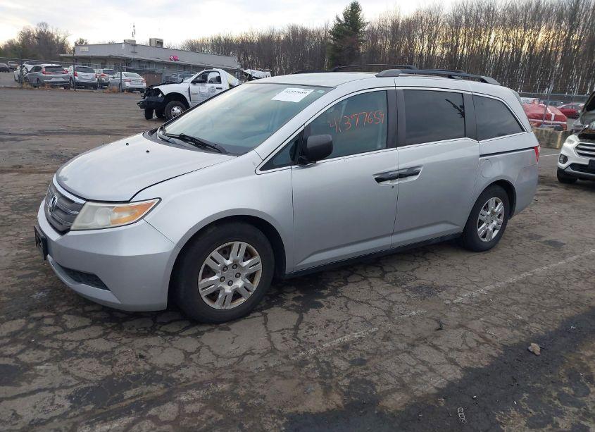 Photo 2 of 2011 Honda Odyssey LX (VIN 5FNRL5H27BB076790)