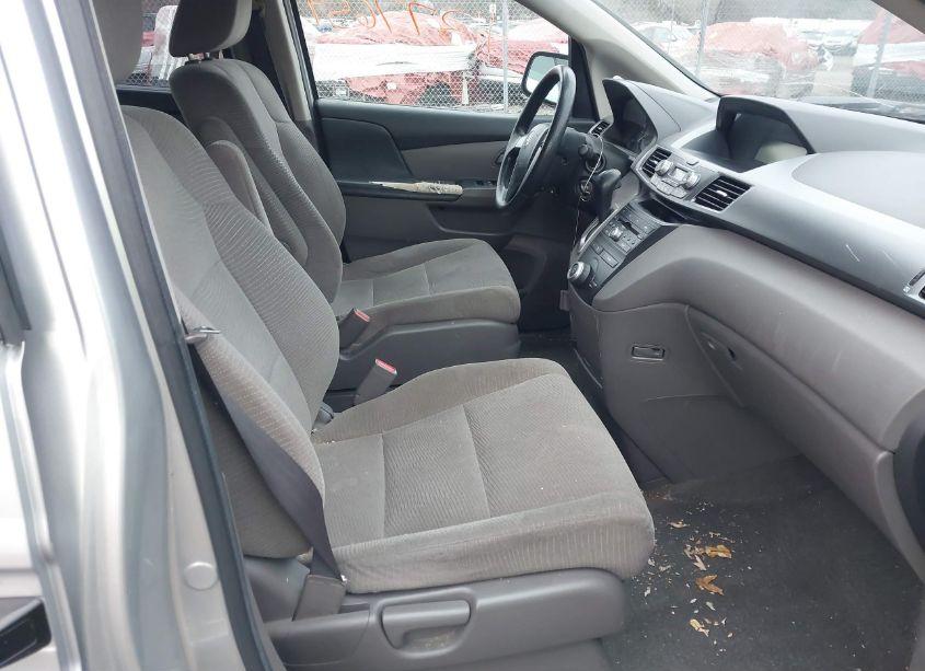 Photo 5 of 2011 Honda Odyssey LX (VIN 5FNRL5H27BB076790)