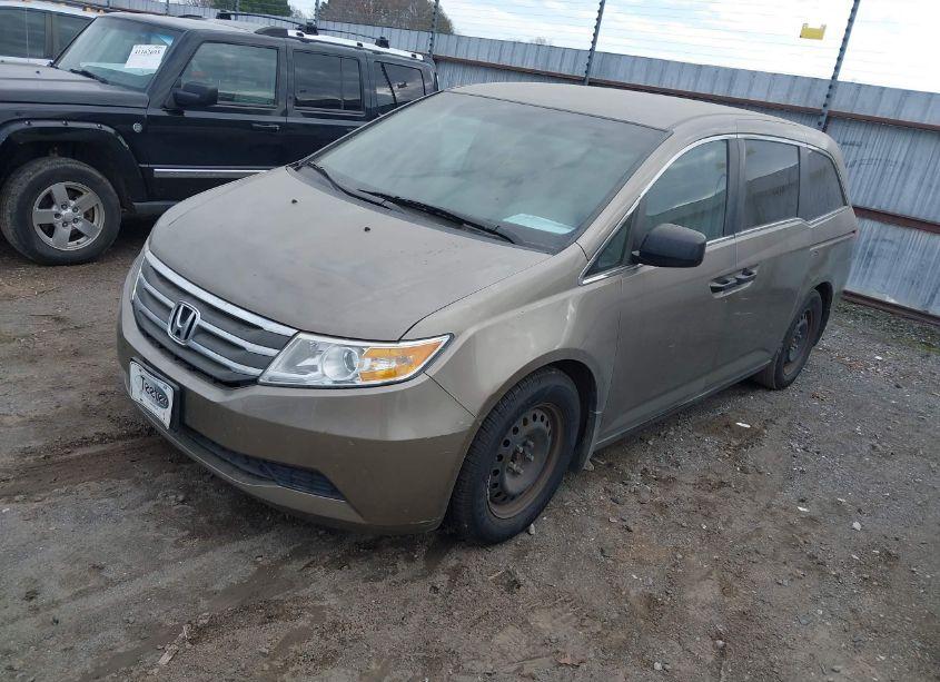 Photo 2 of 2013 Honda Odyssey LX (VIN 5FNRL5H27DB063864)