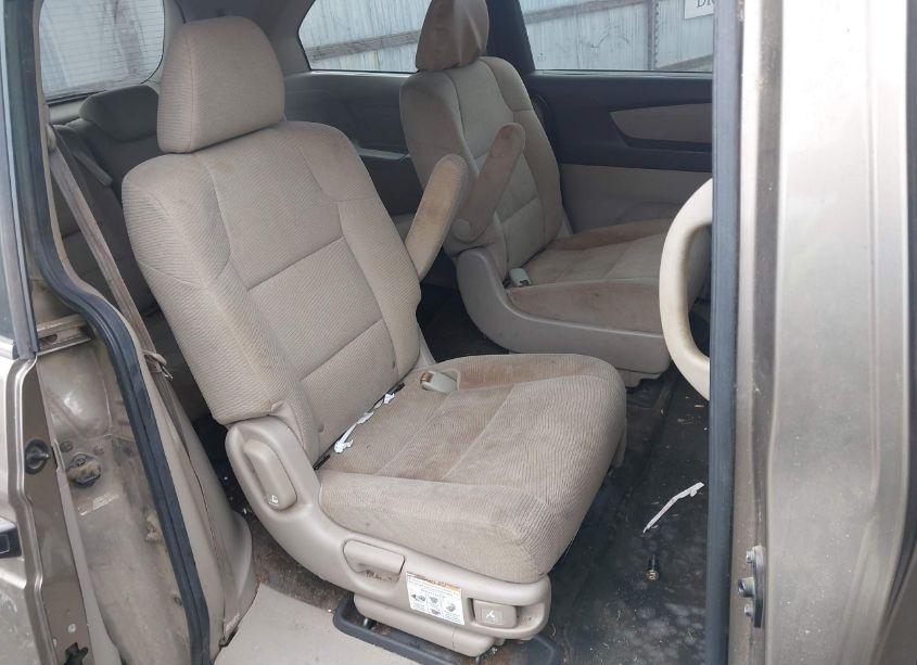 Photo 8 of 2013 Honda Odyssey LX (VIN 5FNRL5H27DB063864)