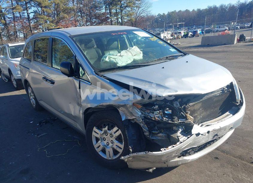 2013 Honda Odyssey LX (VIN 5FNRL5H27DB072872) main photo