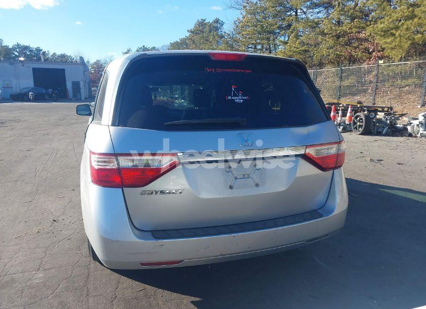 Photo 16 of 2013 Honda Odyssey LX (VIN 5FNRL5H27DB072872)