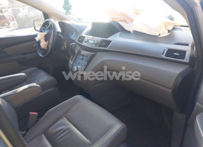 Photo 5 of 2013 Honda Odyssey LX (VIN 5FNRL5H27DB072872)