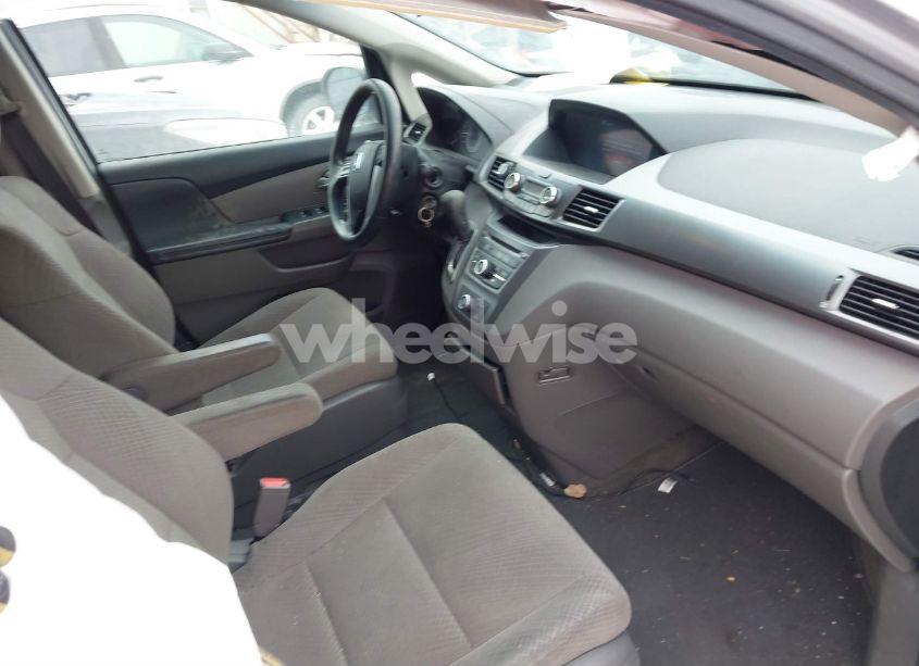 Photo 5 of 2014 Honda Odyssey LX (VIN 5FNRL5H27EB006176)