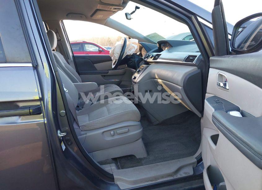 Photo 5 of 2015 Honda Odyssey LX (VIN 5FNRL5H27FB041138)