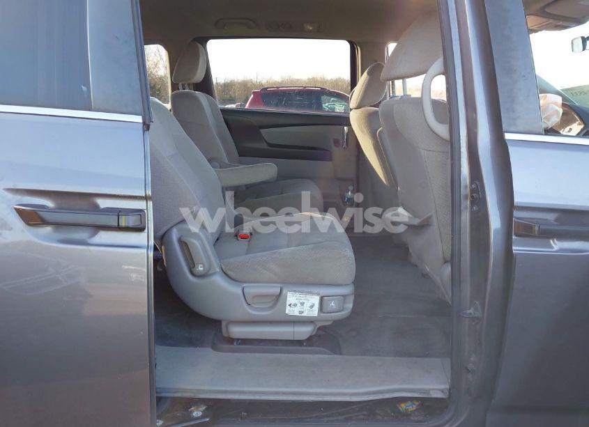 Photo 8 of 2015 Honda Odyssey LX (VIN 5FNRL5H27FB041138)
