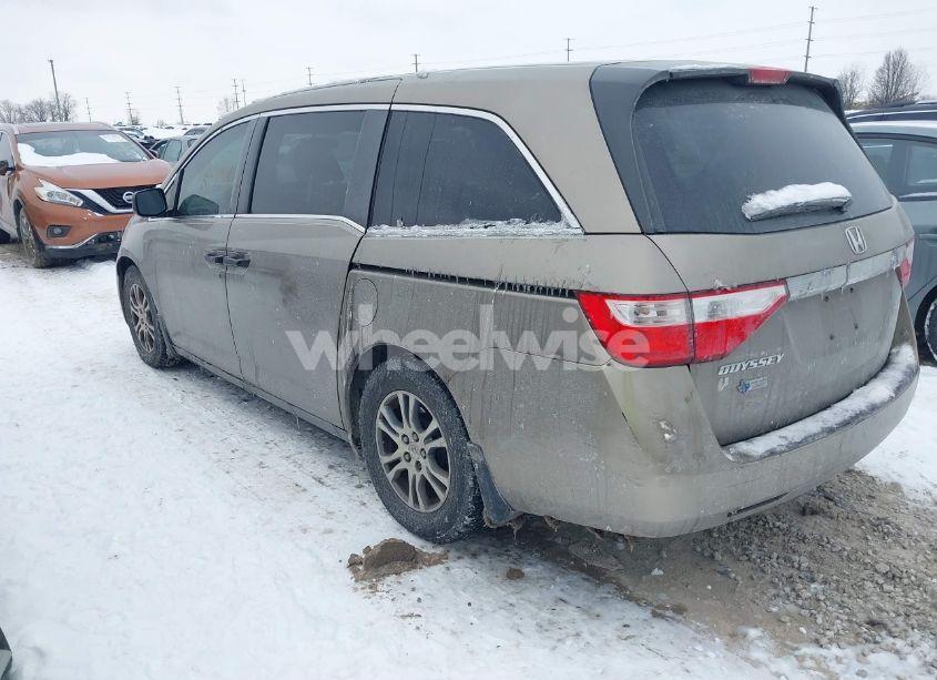 Photo 3 of 2013 Honda Odyssey LX (VIN 5FNRL5H28DB037080)