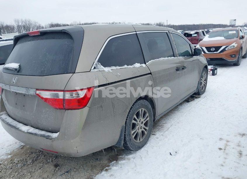 Photo 4 of 2013 Honda Odyssey LX (VIN 5FNRL5H28DB037080)