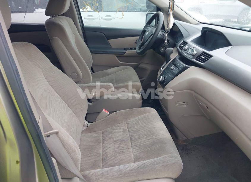 Photo 5 of 2013 Honda Odyssey LX (VIN 5FNRL5H28DB037080)