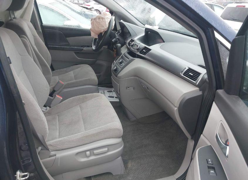 Photo 5 of 2014 Honda Odyssey LX (VIN 5FNRL5H28EB110711)