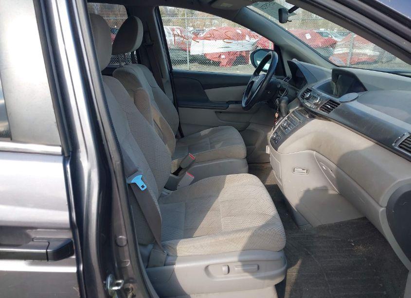 Photo 5 of 2015 Honda Odyssey LX (VIN 5FNRL5H28FB021397)