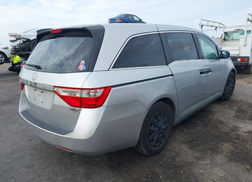 Photo 4 of 2011 Honda Odyssey LX (VIN 5FNRL5H29BB020575)