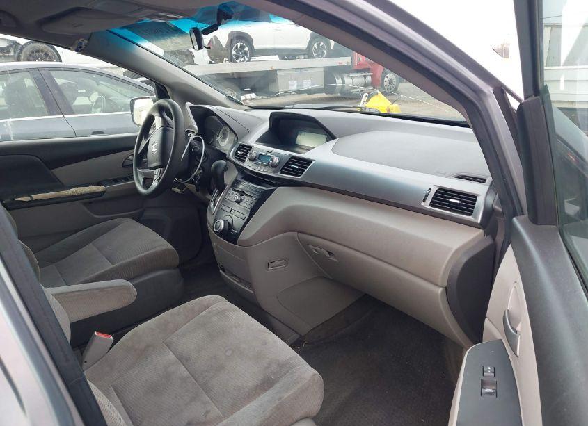 Photo 5 of 2011 Honda Odyssey LX (VIN 5FNRL5H29BB020575)