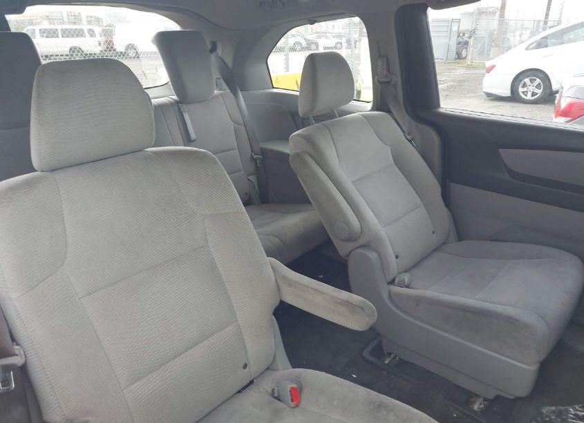 Photo 8 of 2011 Honda Odyssey LX (VIN 5FNRL5H29BB020575)