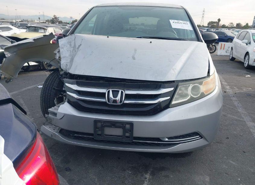 Photo 12 of 2014 Honda Odyssey LX (VIN 5FNRL5H29EB066282)