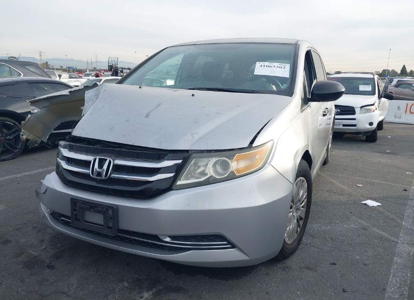 Photo 2 of 2014 Honda Odyssey LX (VIN 5FNRL5H29EB066282)