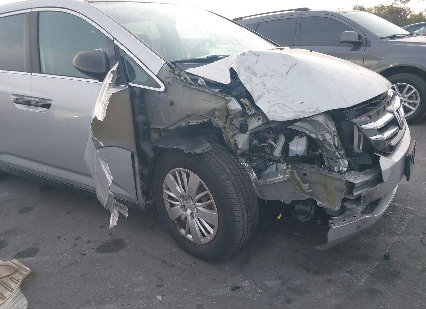 Photo 6 of 2014 Honda Odyssey LX (VIN 5FNRL5H29EB066282)