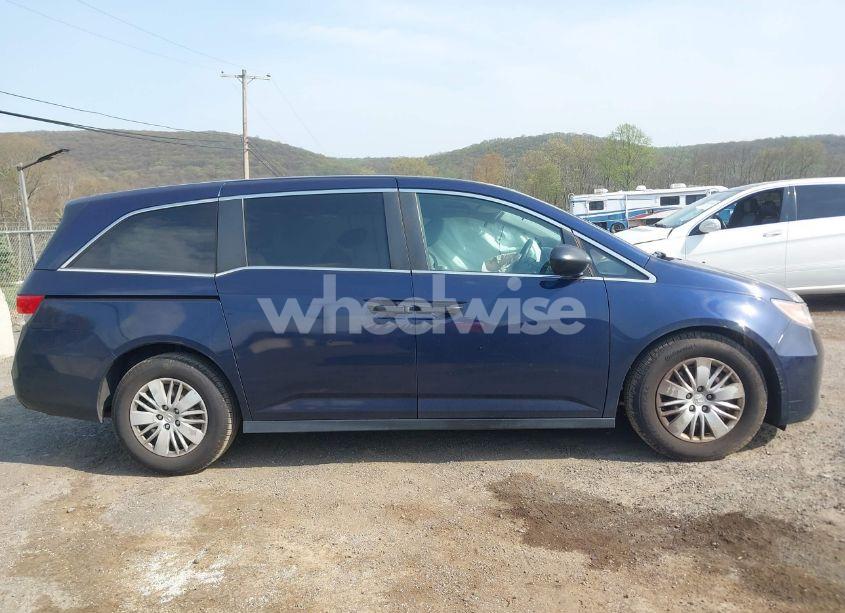 Photo 13 of 2014 Honda Odyssey LX (VIN 5FNRL5H29EB090470)