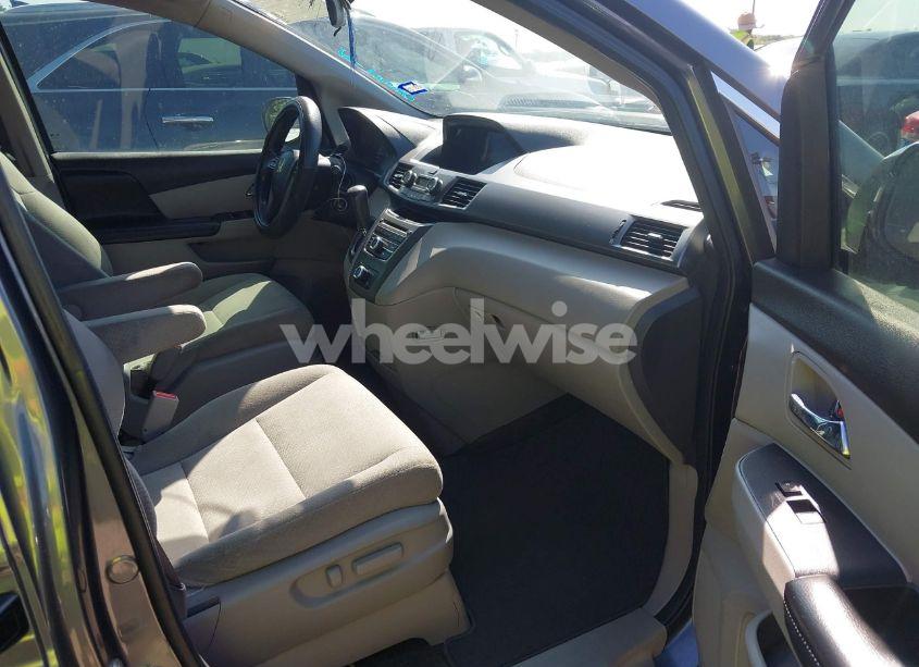Photo 5 of 2014 Honda Odyssey LX (VIN 5FNRL5H29EB108708)