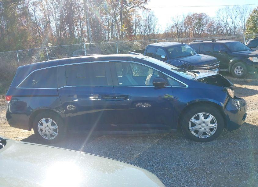 Photo 13 of 2016 Honda Odyssey LX (VIN 5FNRL5H29GB112843)