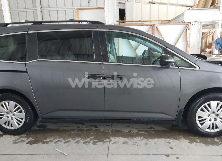 Photo 13 of 2016 Honda Odyssey LX (VIN 5FNRL5H29GB144823)