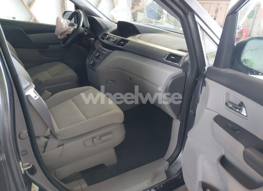 Photo 5 of 2016 Honda Odyssey LX (VIN 5FNRL5H29GB144823)