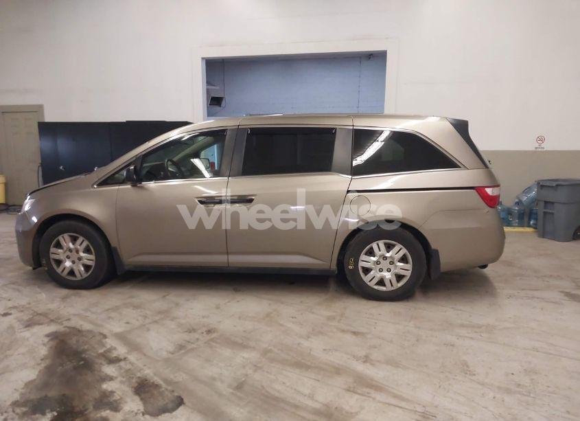 Photo 15 of 2011 Honda Odyssey LX (VIN 5FNRL5H2XBB007186)
