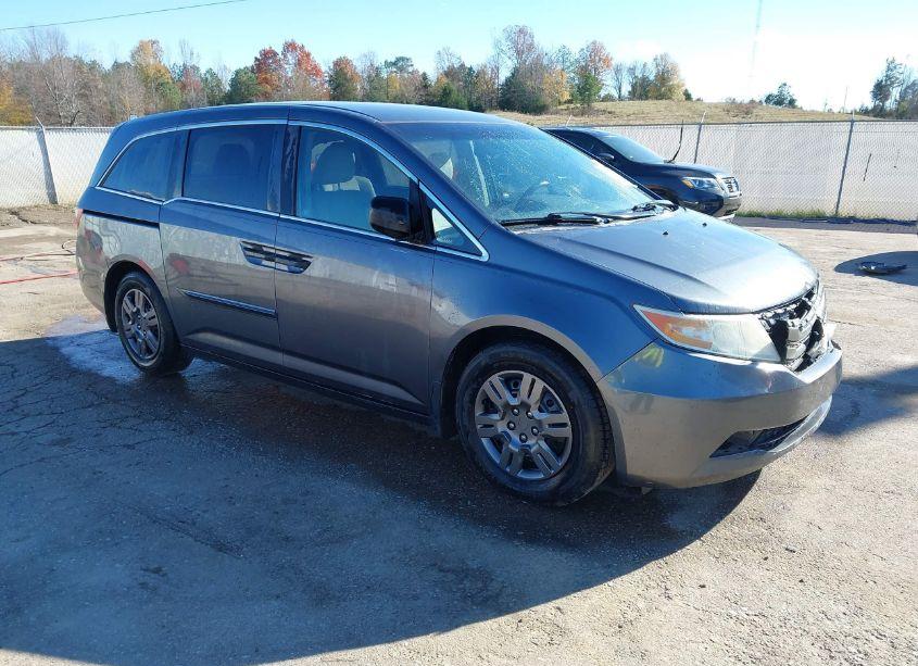2011 Honda Odyssey LX (VIN 5FNRL5H2XBB022240) main photo