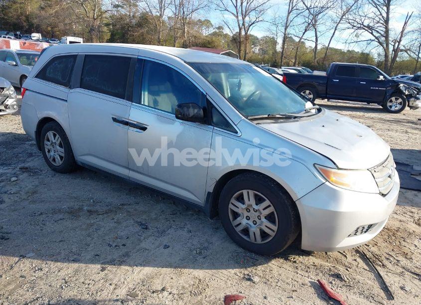 2011 Honda Odyssey LX (VIN 5FNRL5H2XBB023100) main photo