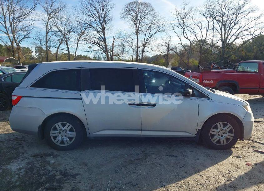 Photo 13 of 2011 Honda Odyssey LX (VIN 5FNRL5H2XBB023100)