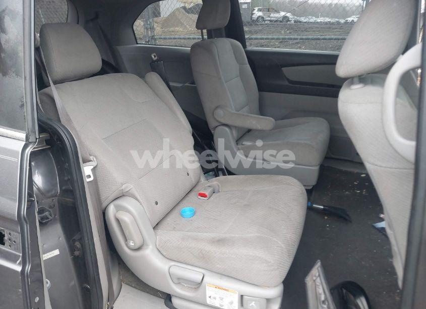 Photo 8 of 2014 Honda Odyssey LX (VIN 5FNRL5H2XEB009962)