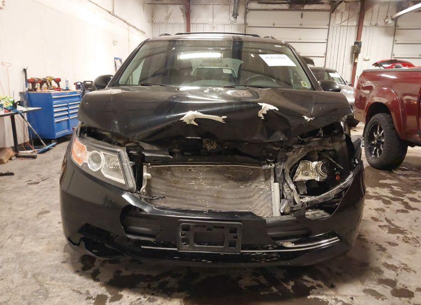 Photo 13 of 2016 Honda Odyssey SE (VIN 5FNRL5H30GB005608)