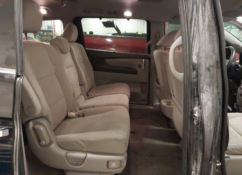 Photo 8 of 2016 Honda Odyssey SE (VIN 5FNRL5H30GB005608)